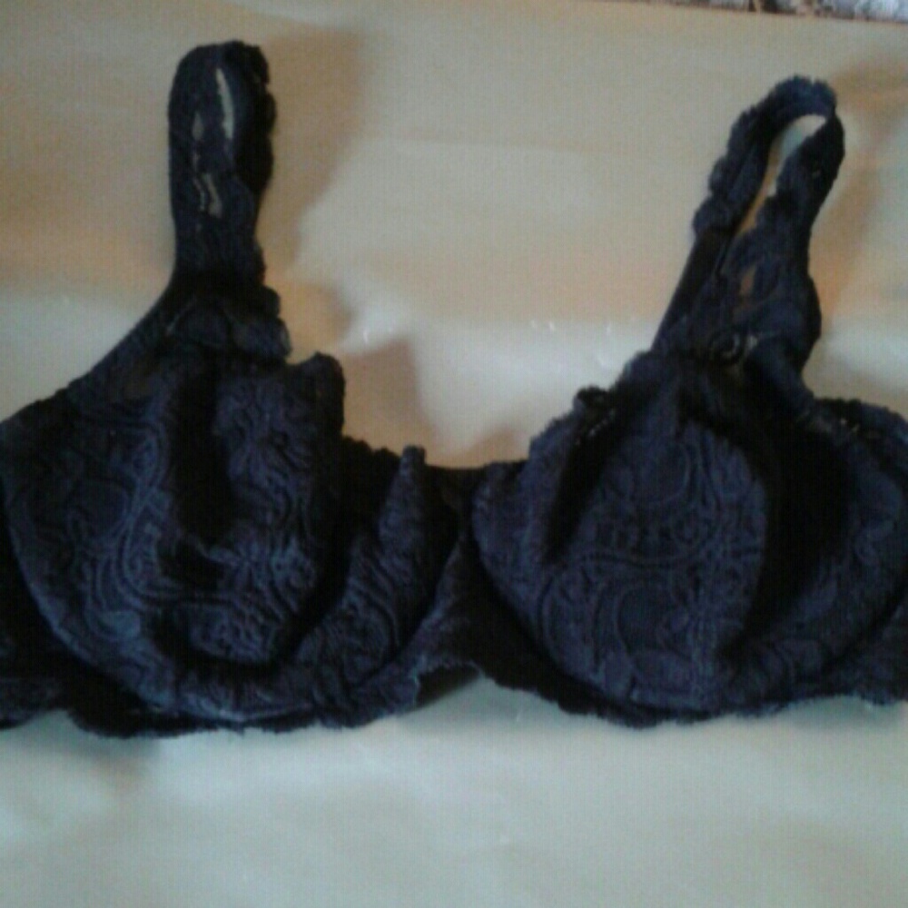 Black lace bra